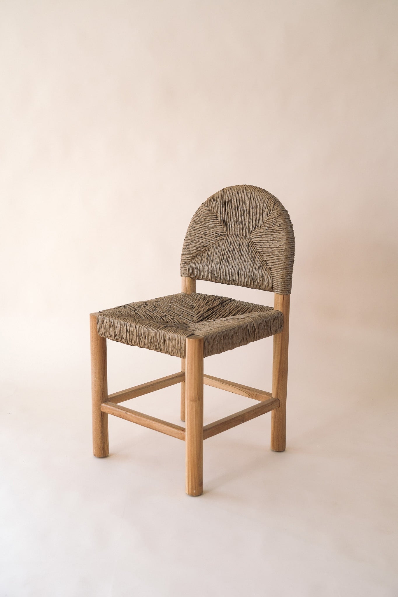 THE DILLY DINING CHAIR