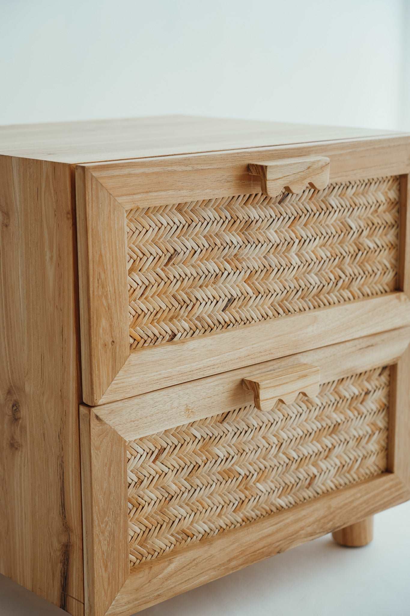 DESA SIDE TABLE DRAWERS