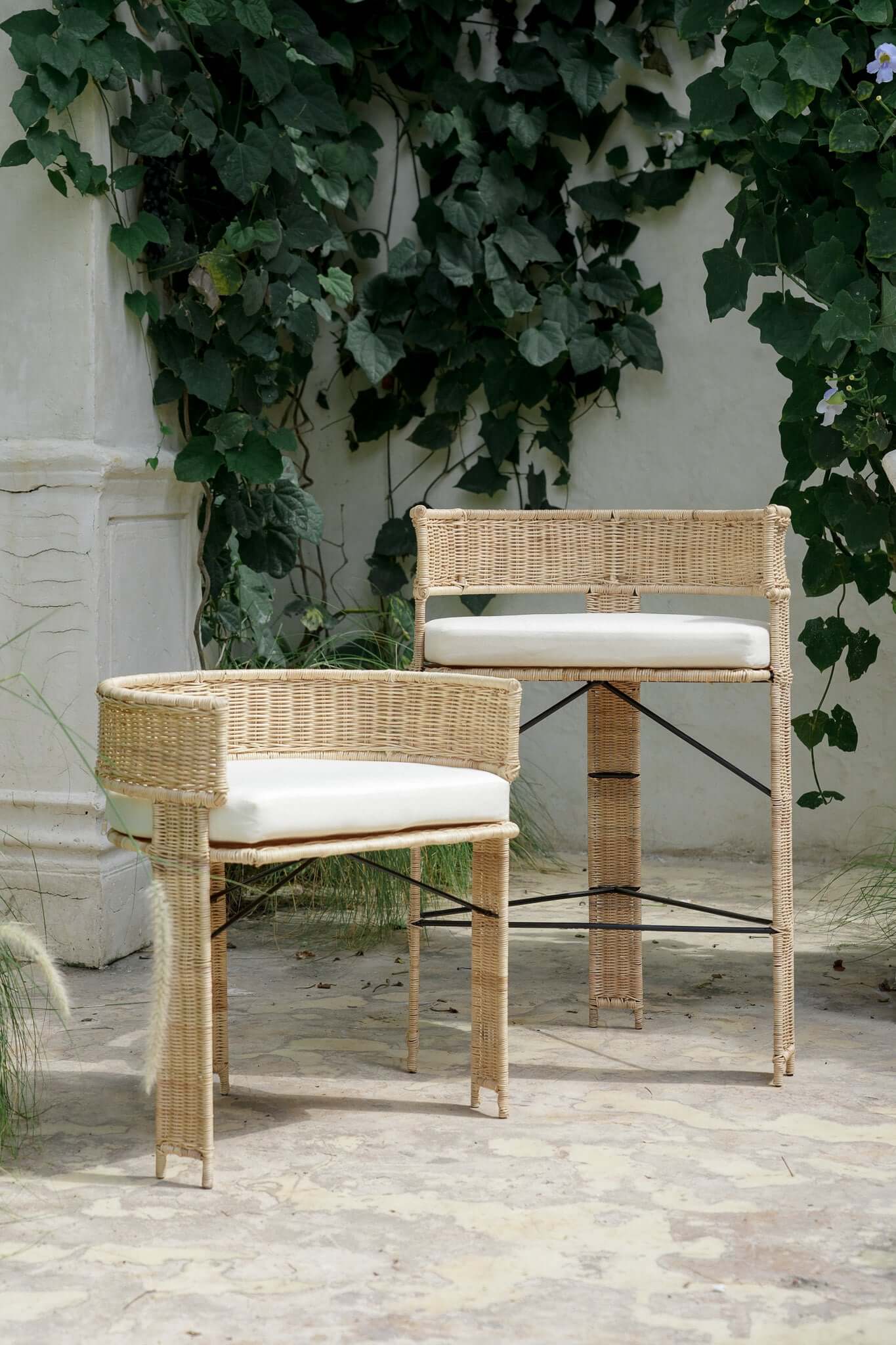 THE FLORA BAR STOOL