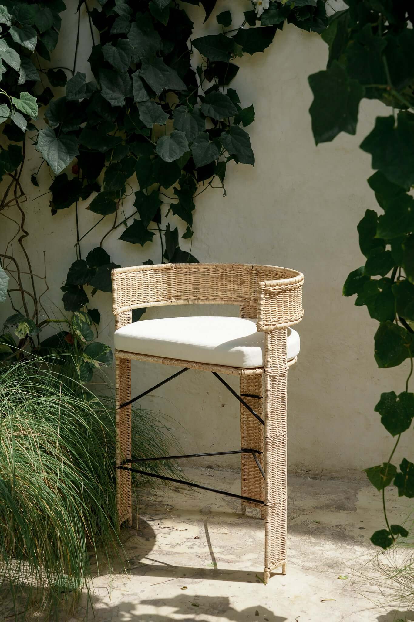 THE FLORA BAR STOOL