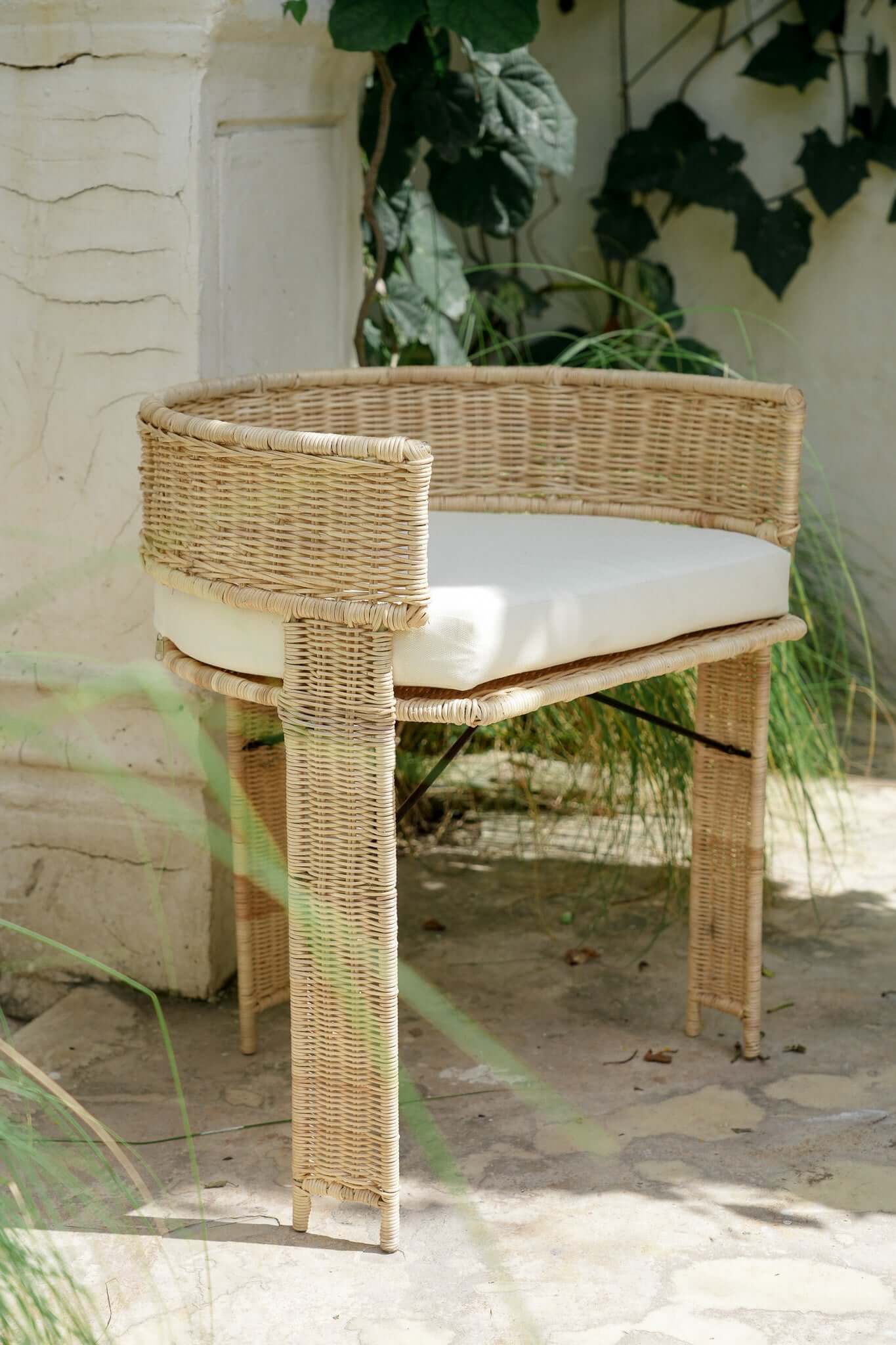 THE FLORA DINING CHAIR