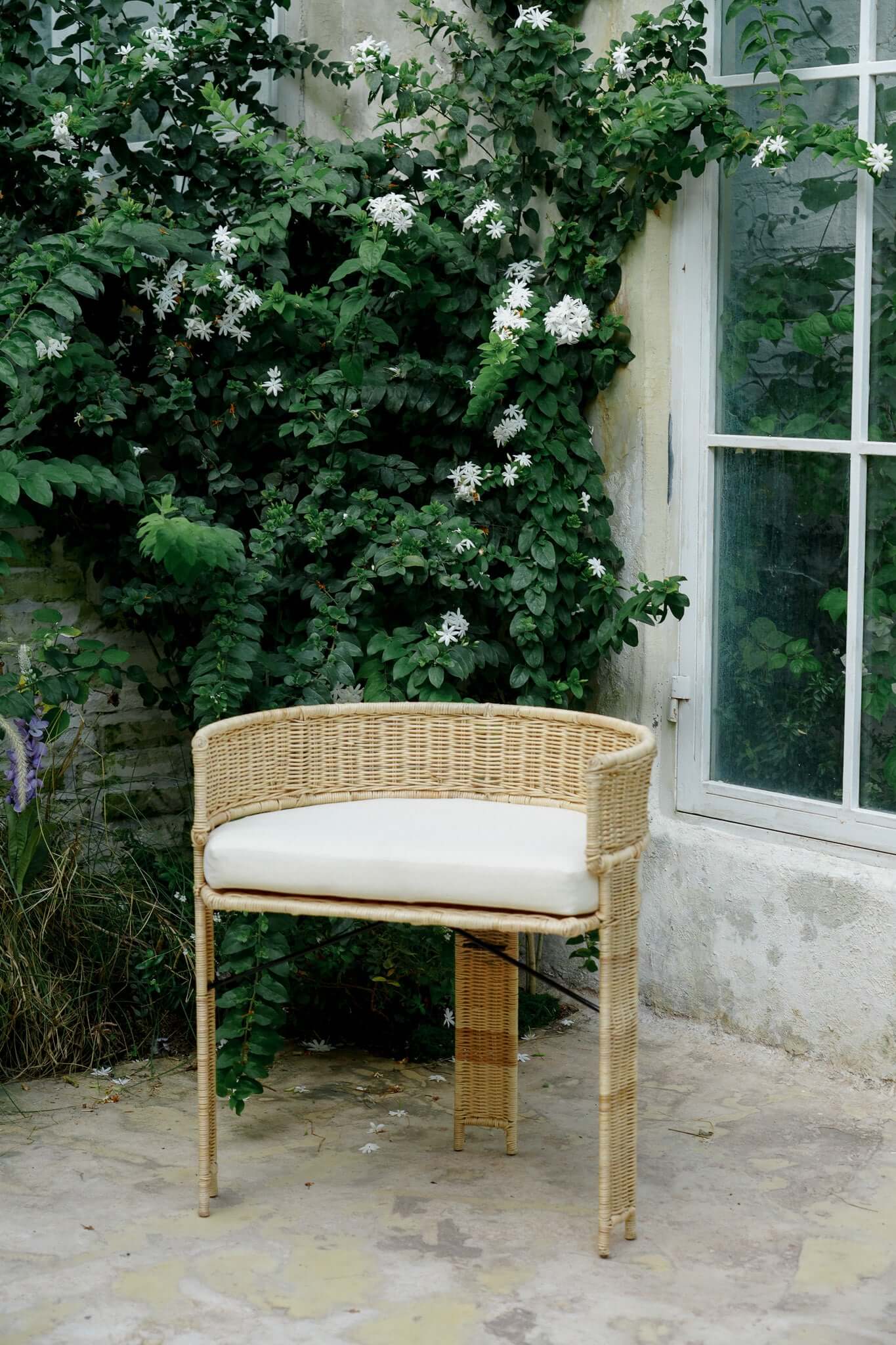 THE FLORA DINING CHAIR