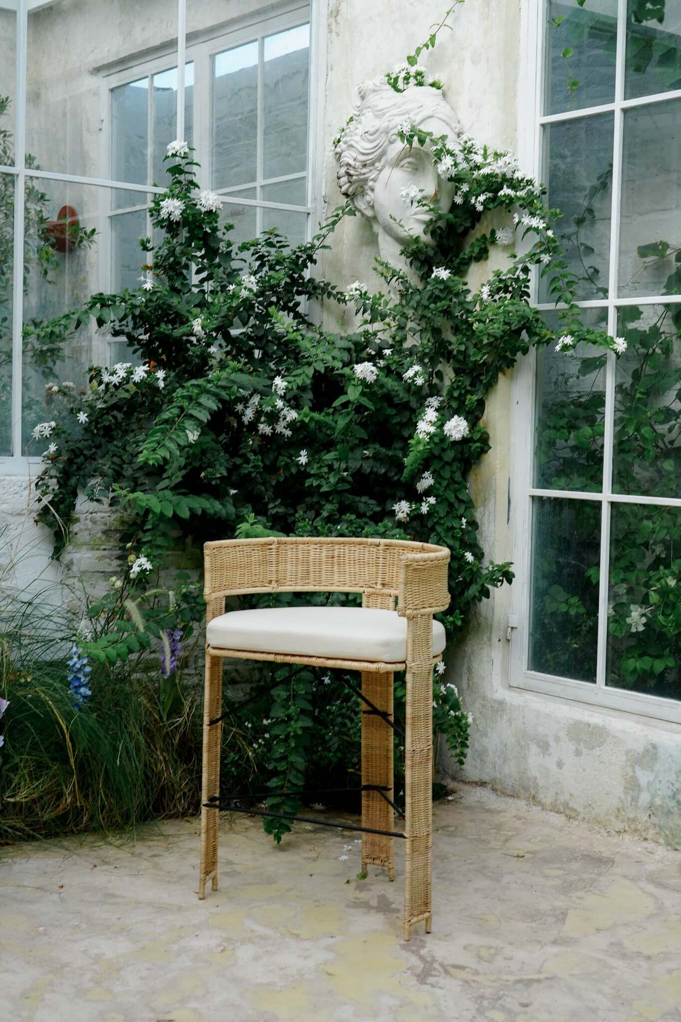 THE FLORA BAR STOOL