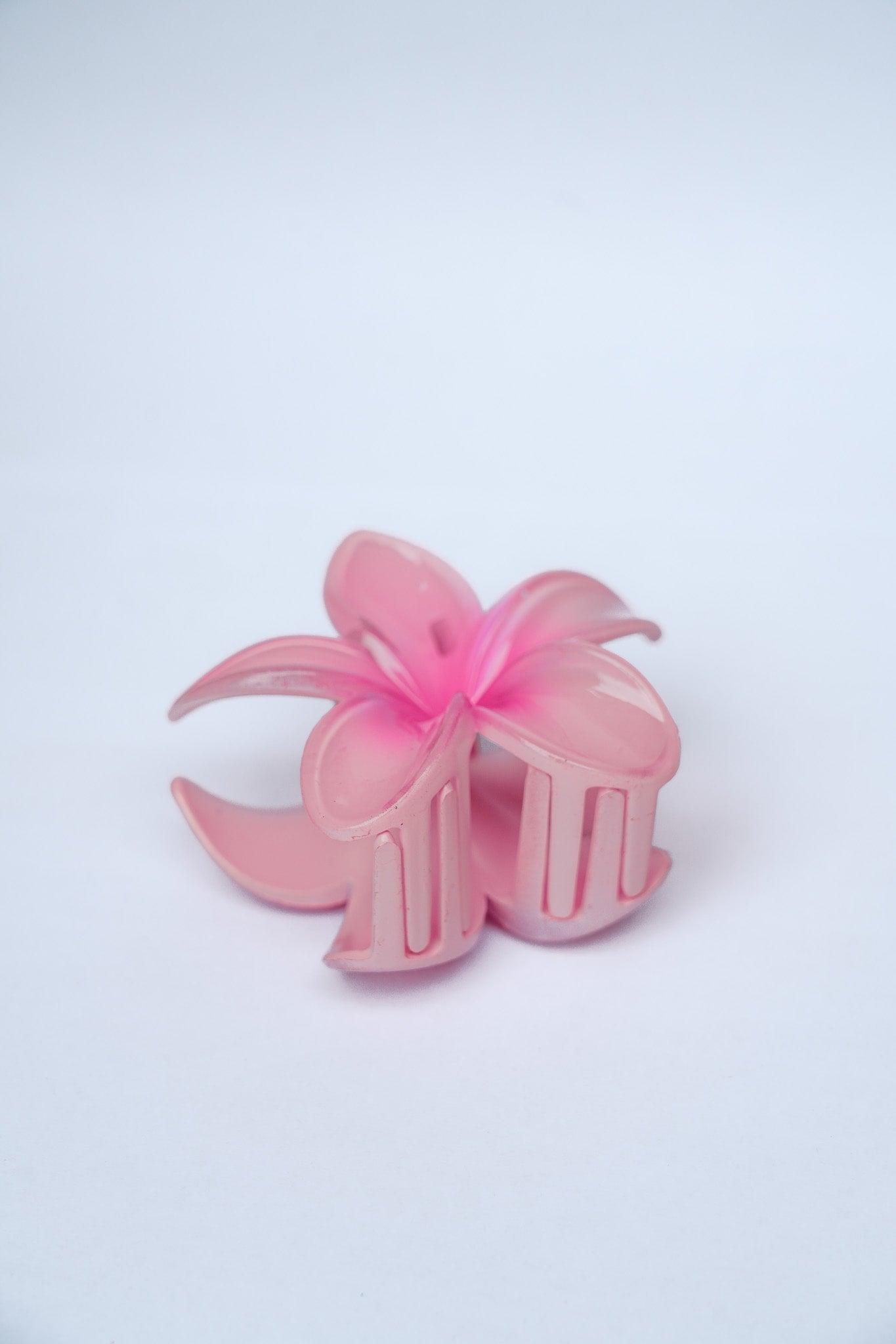 FRANGIPANI HAIR CLIPS - LIGHT PINK