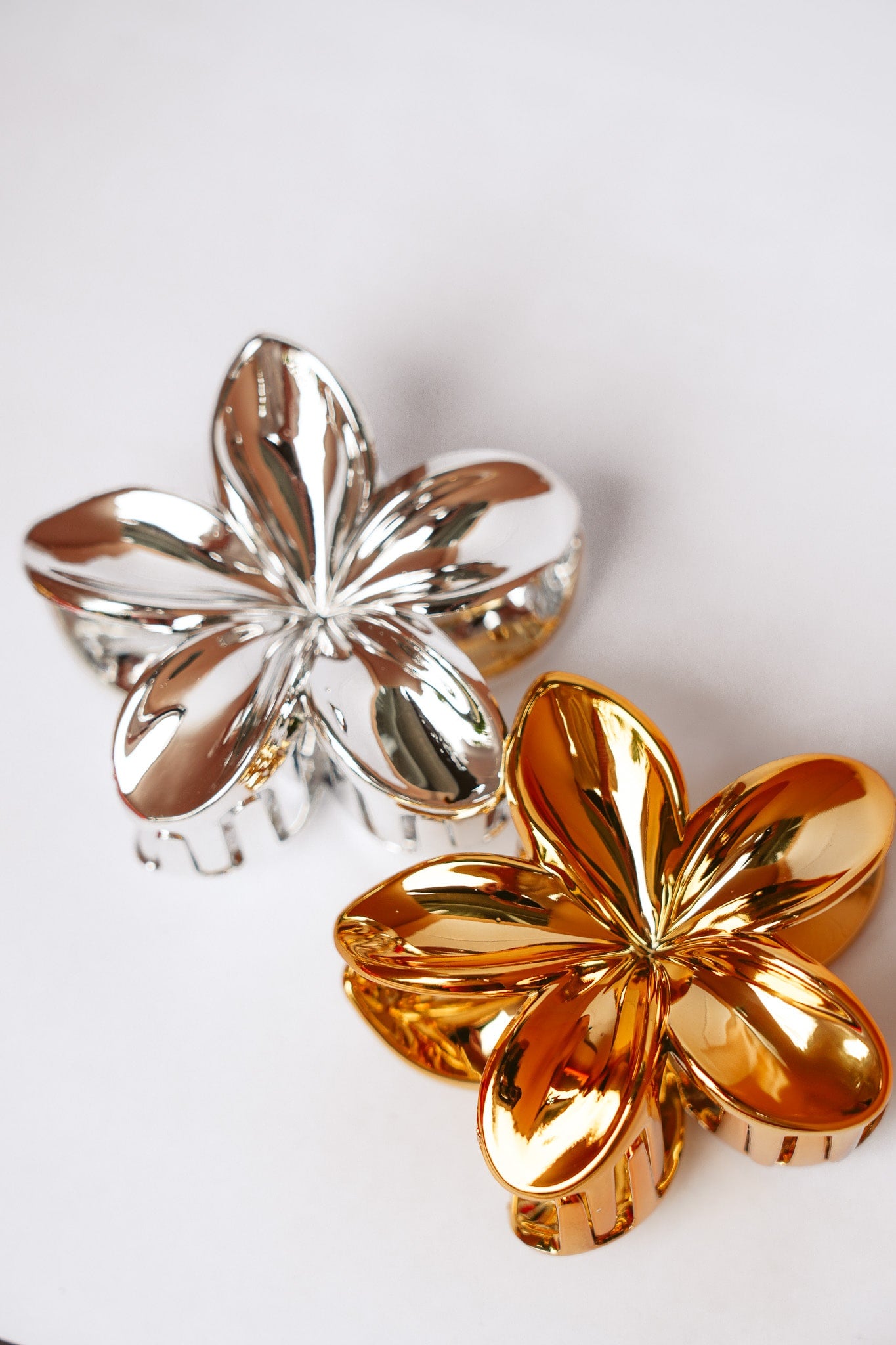 FRANGIPANI HAIR CLIPS - GOLD