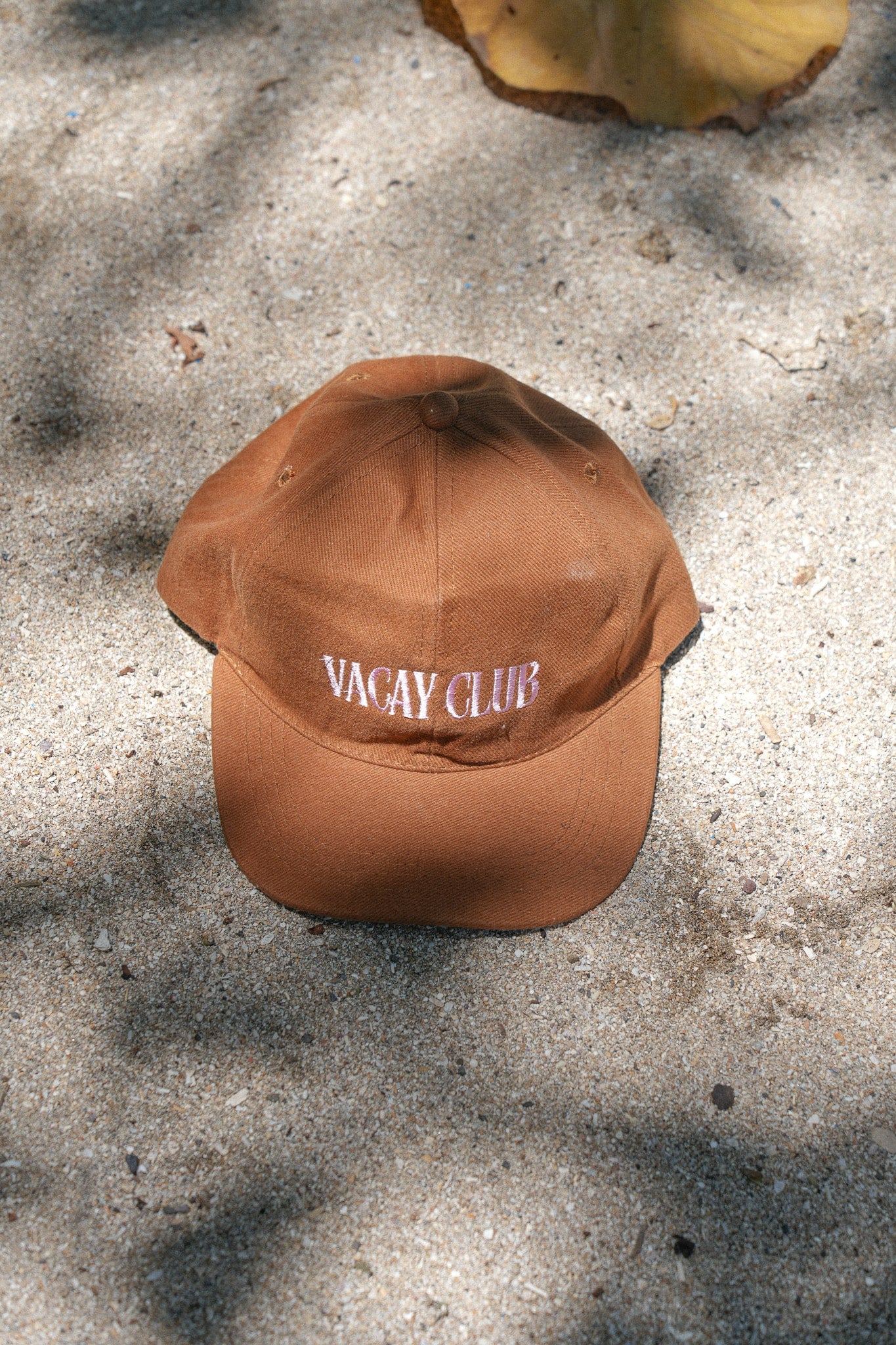 HIBISCUS 'VACAY CLUB' CAP